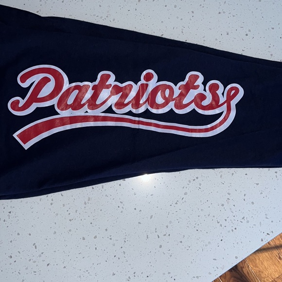 NFL- New England Patriots-Juniors collection- Navy Cuffed ,Drawstring Sweats-XL - Picture 2 of 10